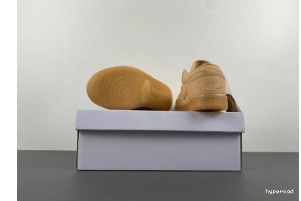 Hyperoad Vanilla 1 Jordan Low Air SE “Pale Sand” 0919